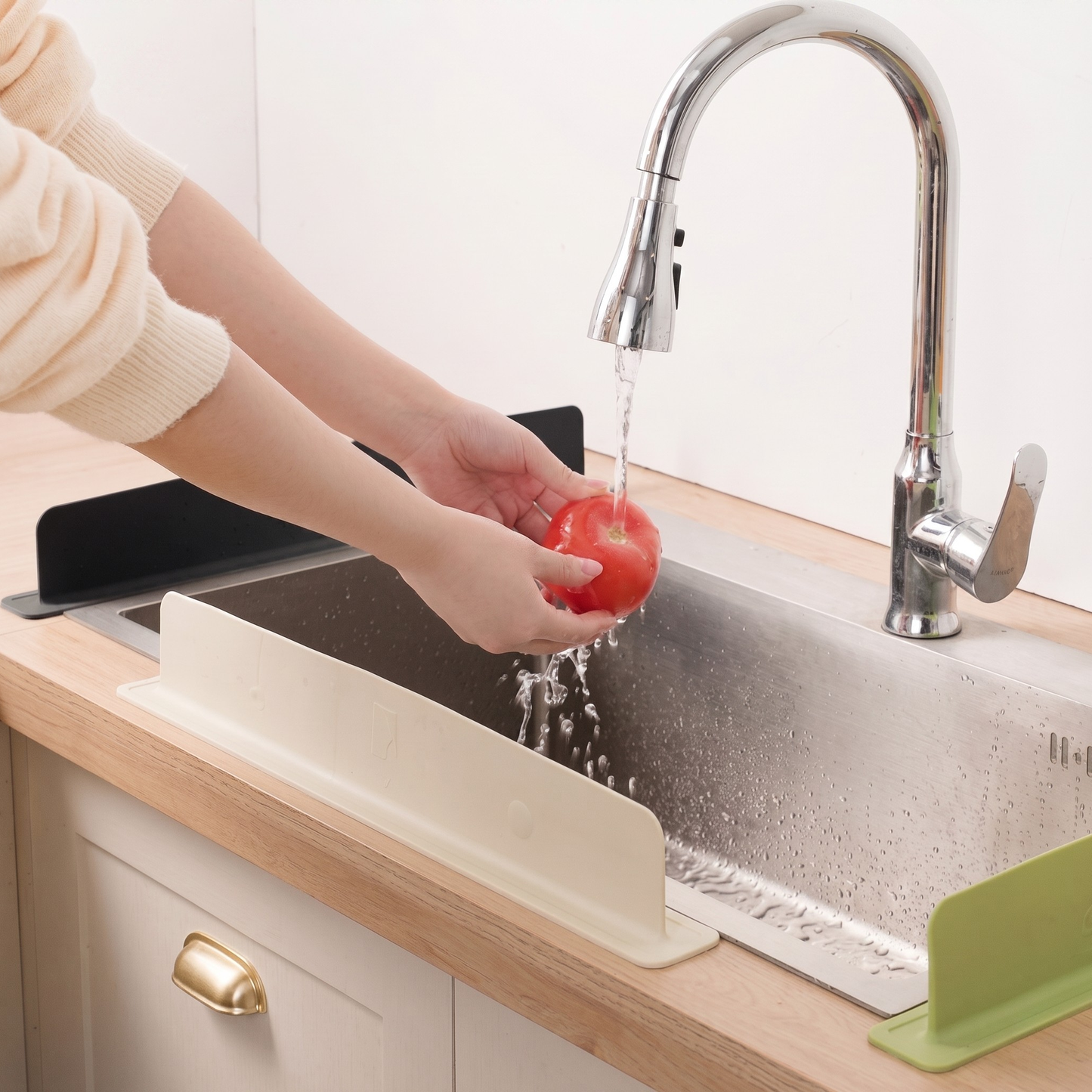 Silicone Sink Splash Guard – Self-Draining Faucet Mat